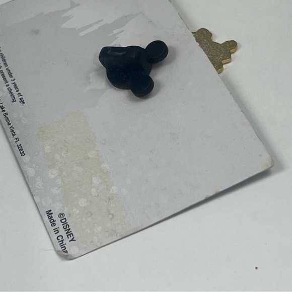 Disney's Exclusive Limited Edition Visa Cardmembers 2005 Princesses Pin - Picture 6 of 8